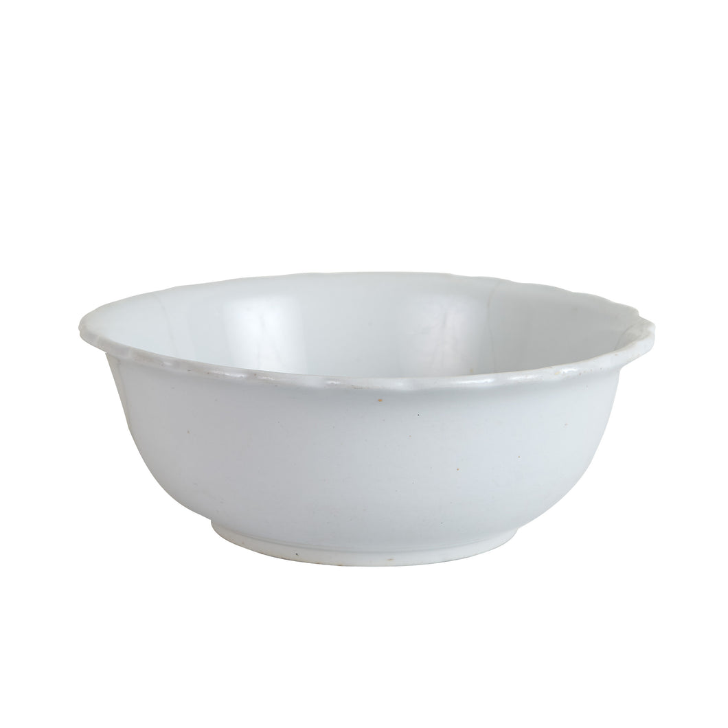 Lg White Vintage Bowl With Wavy Edges